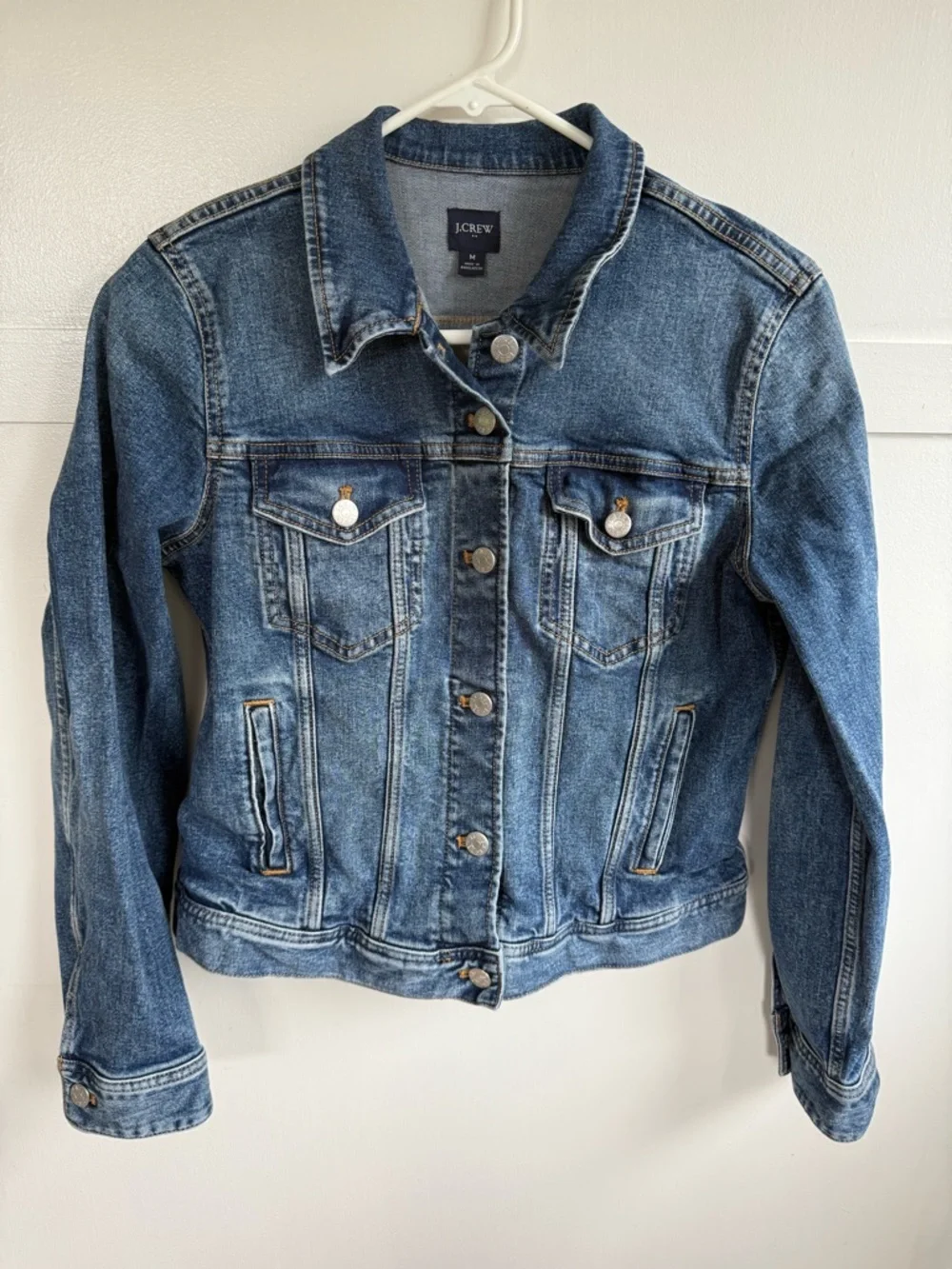 J CREW Womens Denim Classic Jean Jacket Blue Size Medium Timeless Trucker Jacket - Picture 4 of 15
